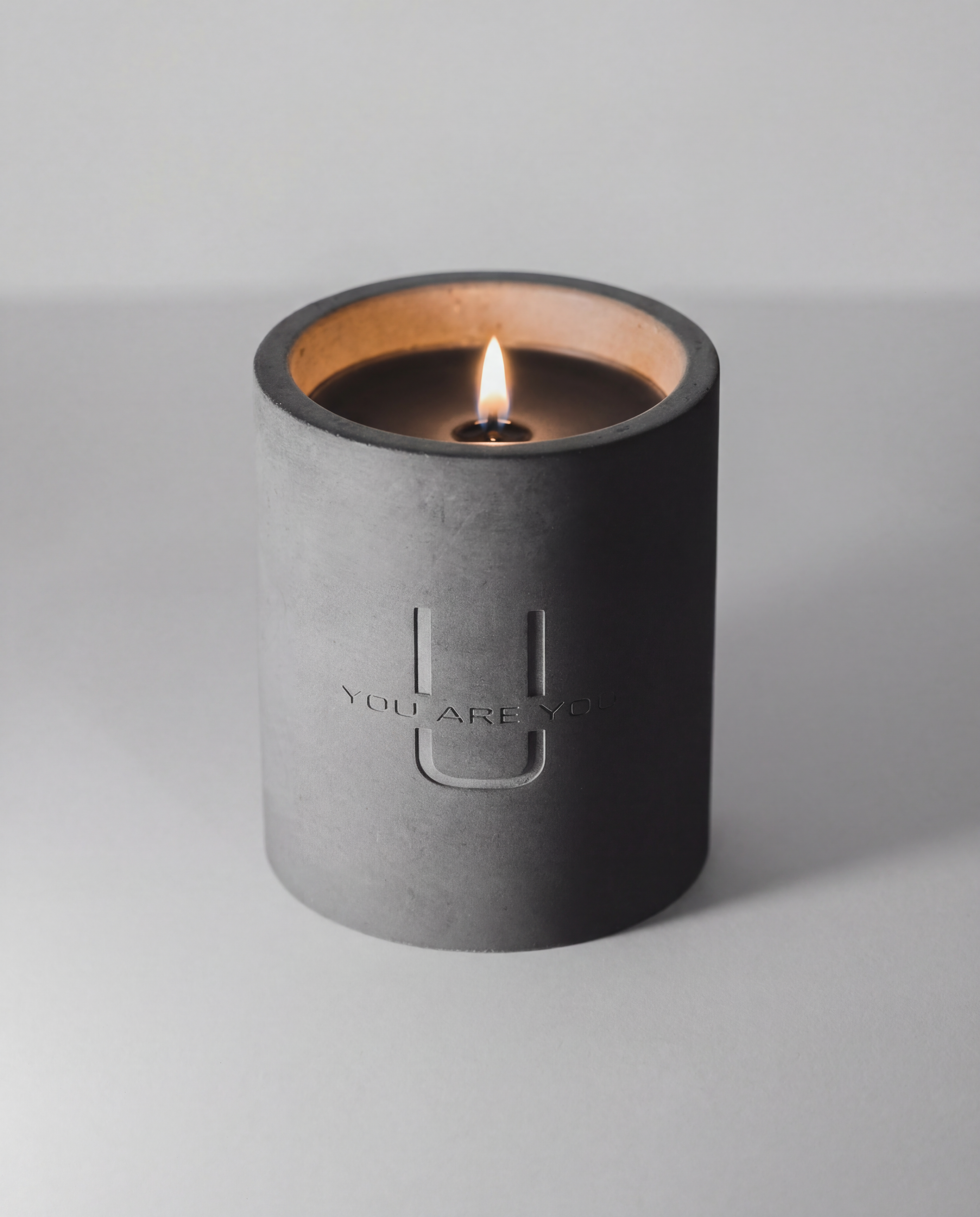 Uru candle(公式) Paris Aura - Tobacco & Vanilla Concrete Candle | URU