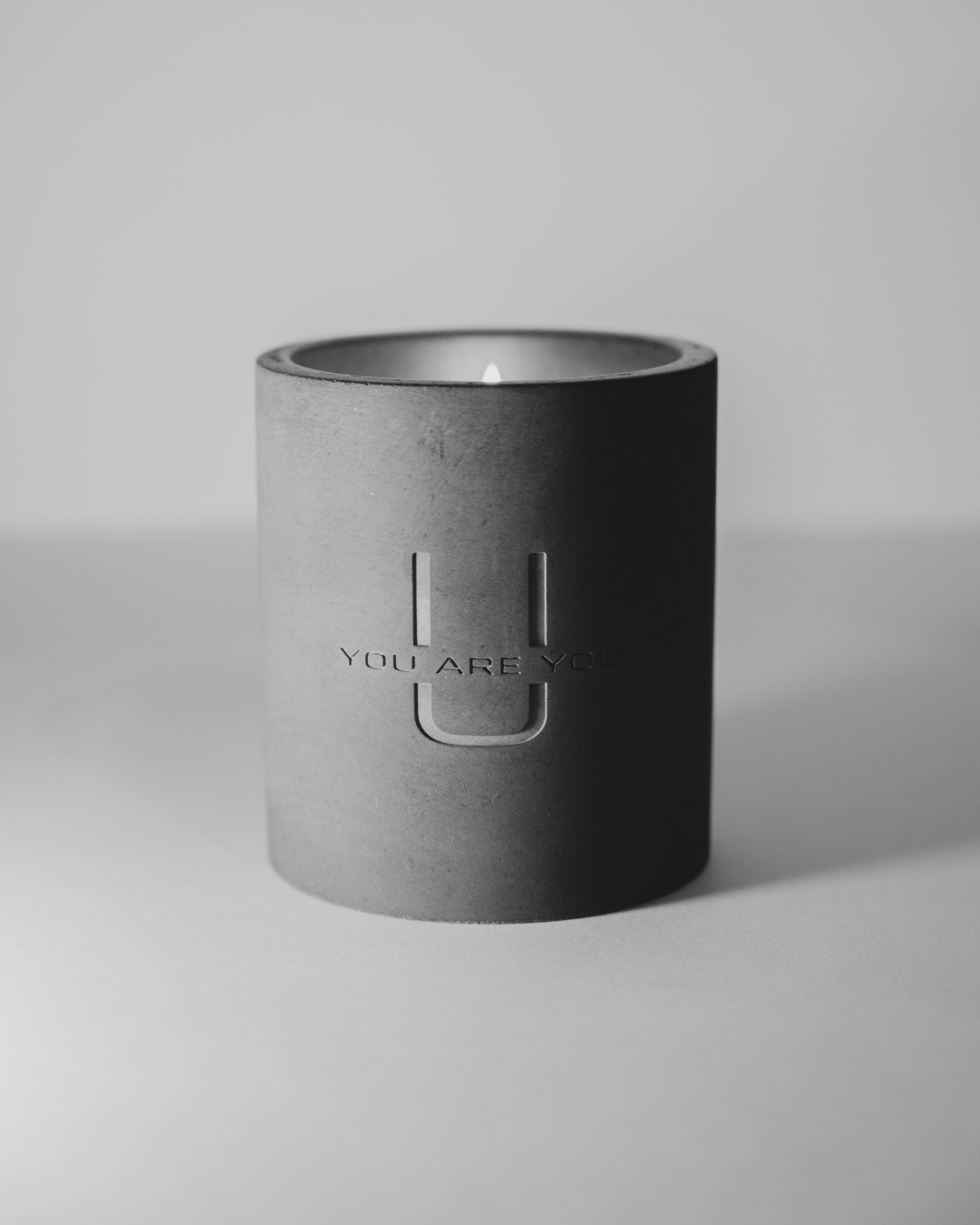 
Exquisite Ashwood Luxury scented candle