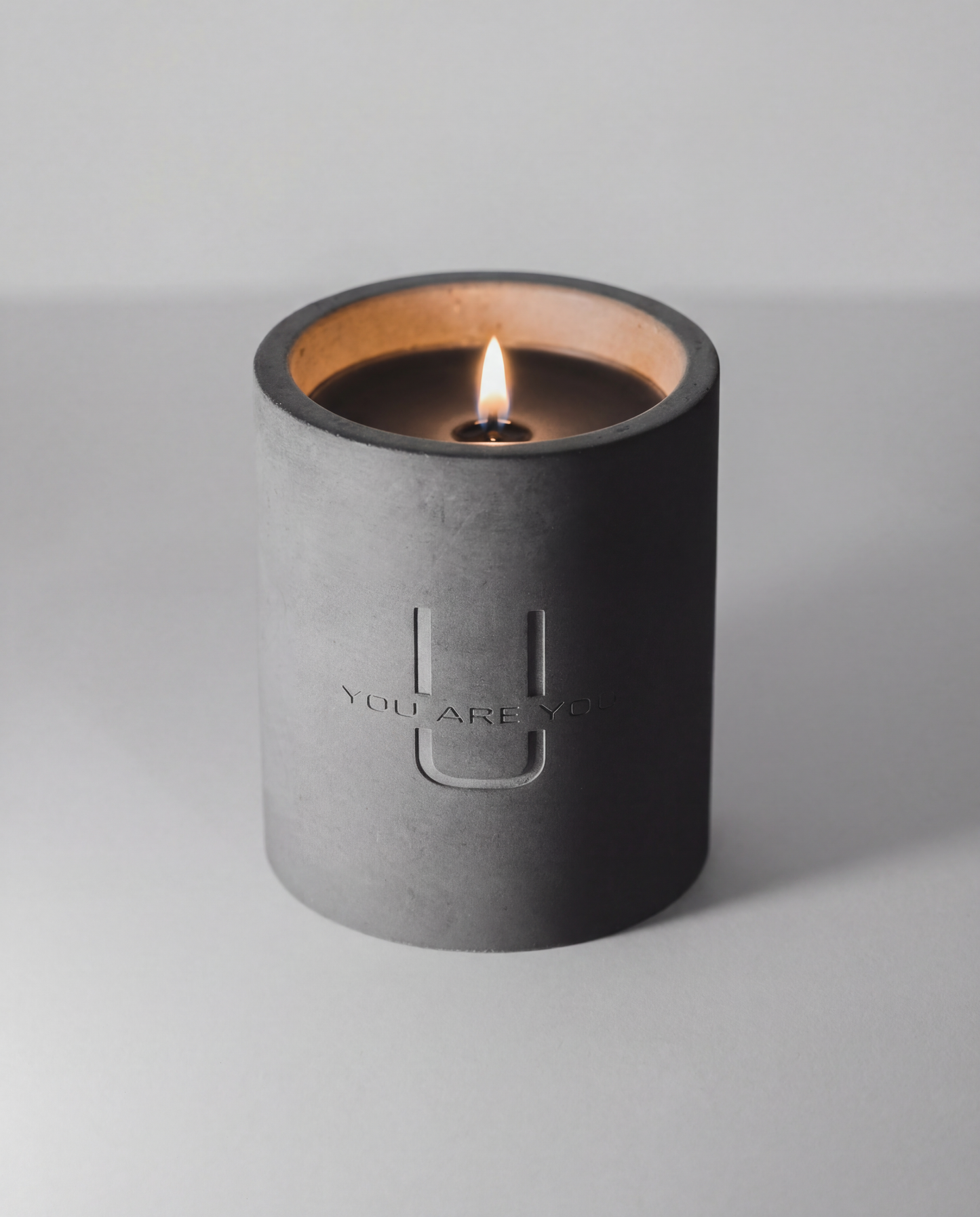 Uru candle(公式) Paris Aura - Tobacco & Vanilla Concrete Candle | URU