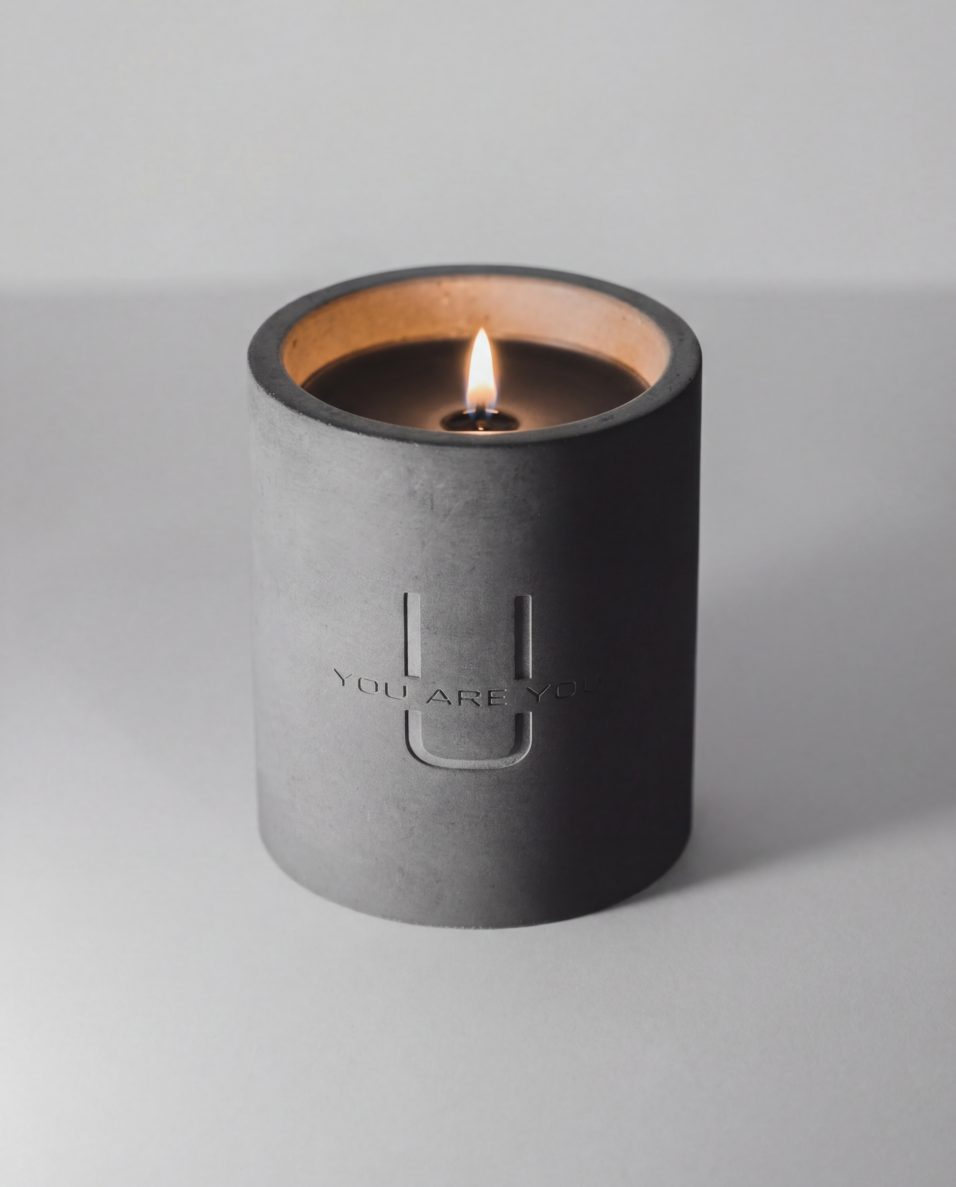 Paris Aura - Tobacco & Vanilla Concrete Candle | URU